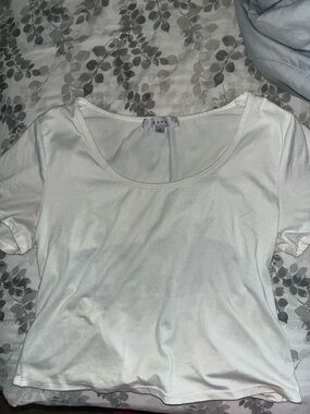 Gaze White Scoop Neck Crop Top